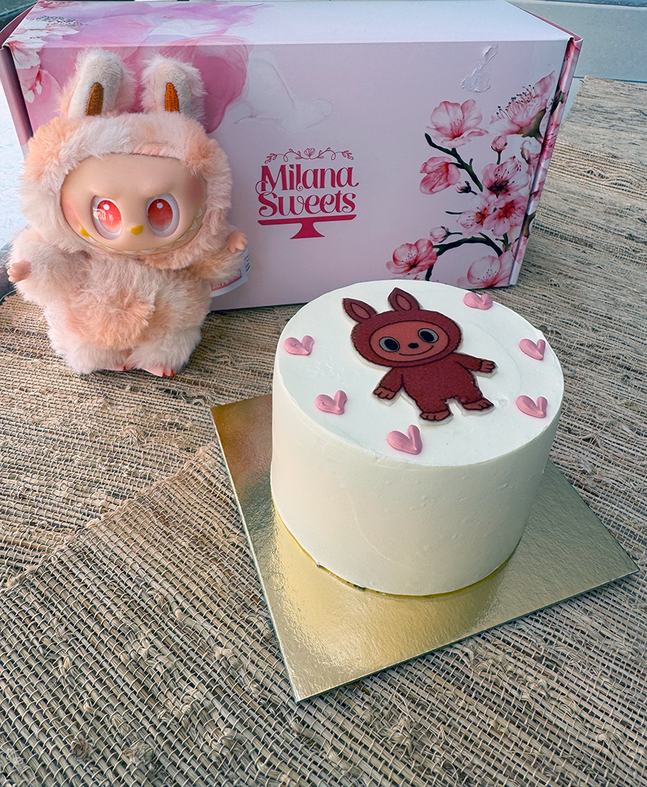 Labubu Birthday Gift Box โ Cake & Collectible Toy ๐