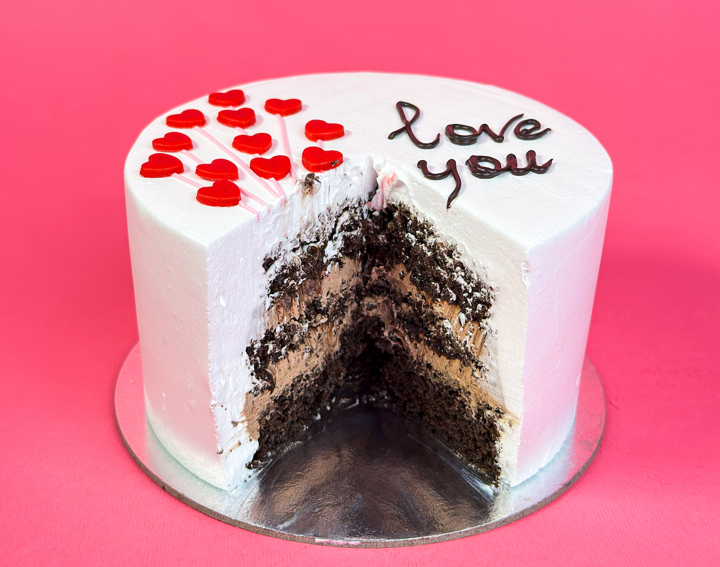 Valentine's day cake with flowers