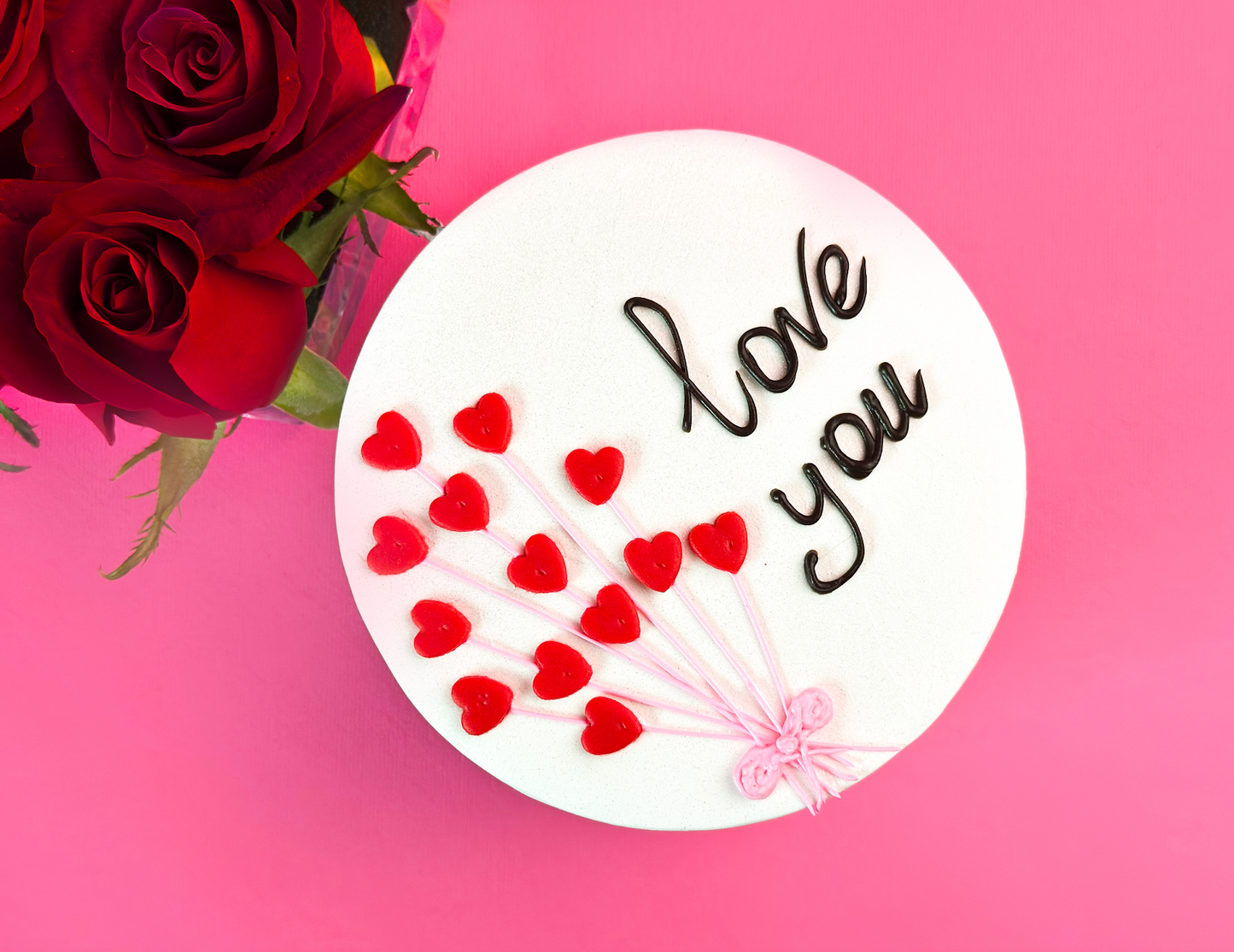 Valentine's day cake with flowers