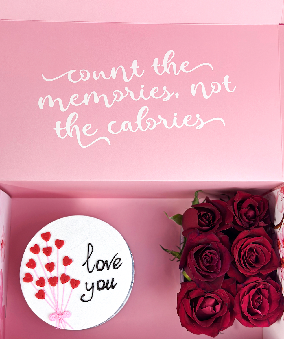 Valentine's day cake with flowers