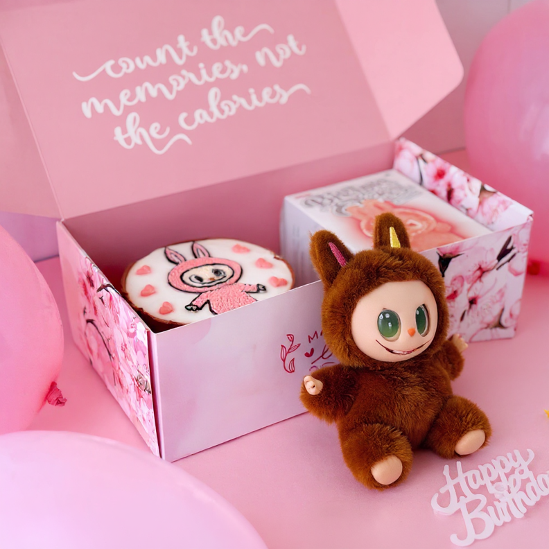 Labubu Birthday Gift Box โ Cake & Collectible Toy ๐