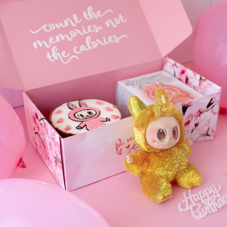 Labubu Birthday Gift Box โ Cake & Collectible Toy ๐