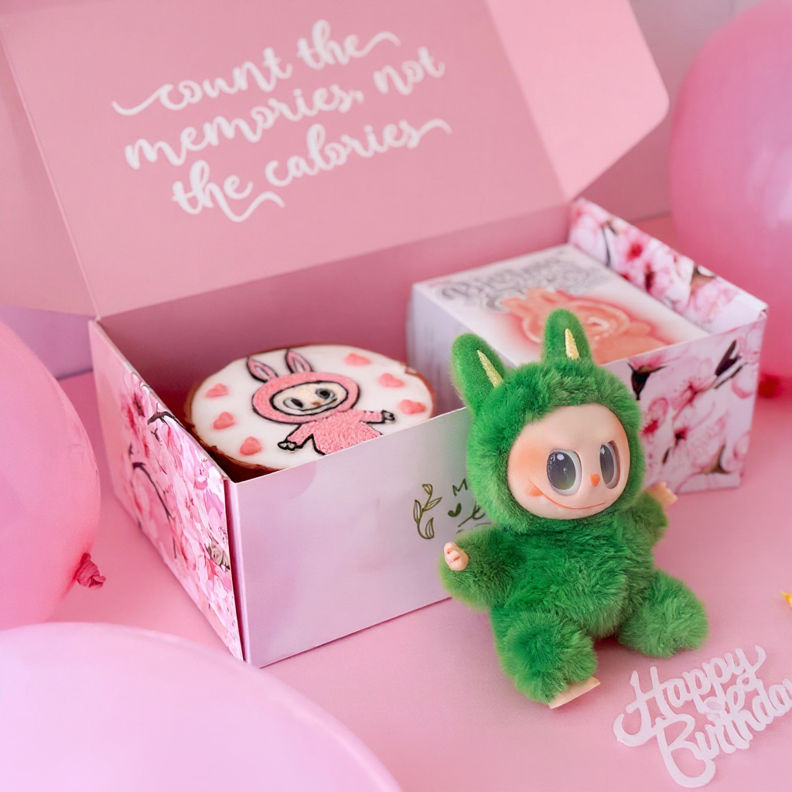 Labubu Birthday Gift Box โ Cake & Collectible Toy ๐