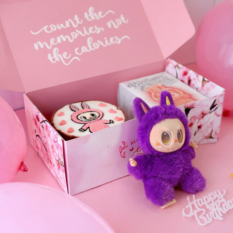 Labubu Birthday Gift Box โ Cake & Collectible Toy ๐