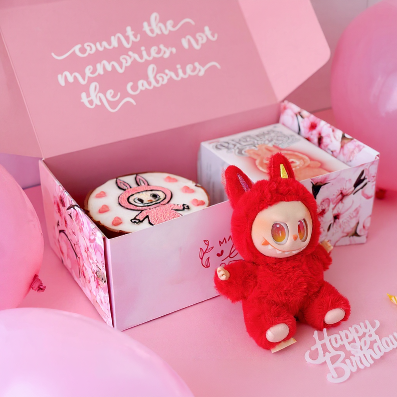 Labubu Birthday Gift Box โ Cake & Collectible Toy ๐